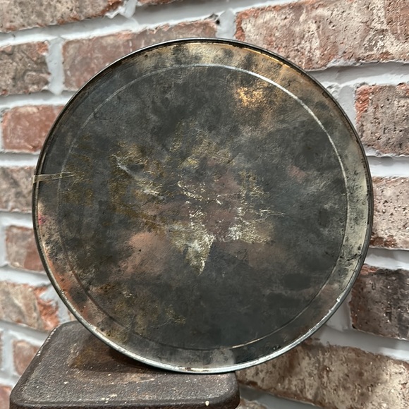 Vintage Fireside Gems Cookie Tin - Picture 7 of 12